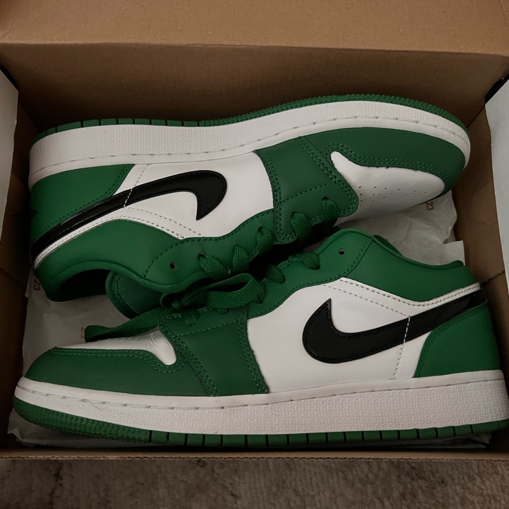 Air Jordan 1 low pine green